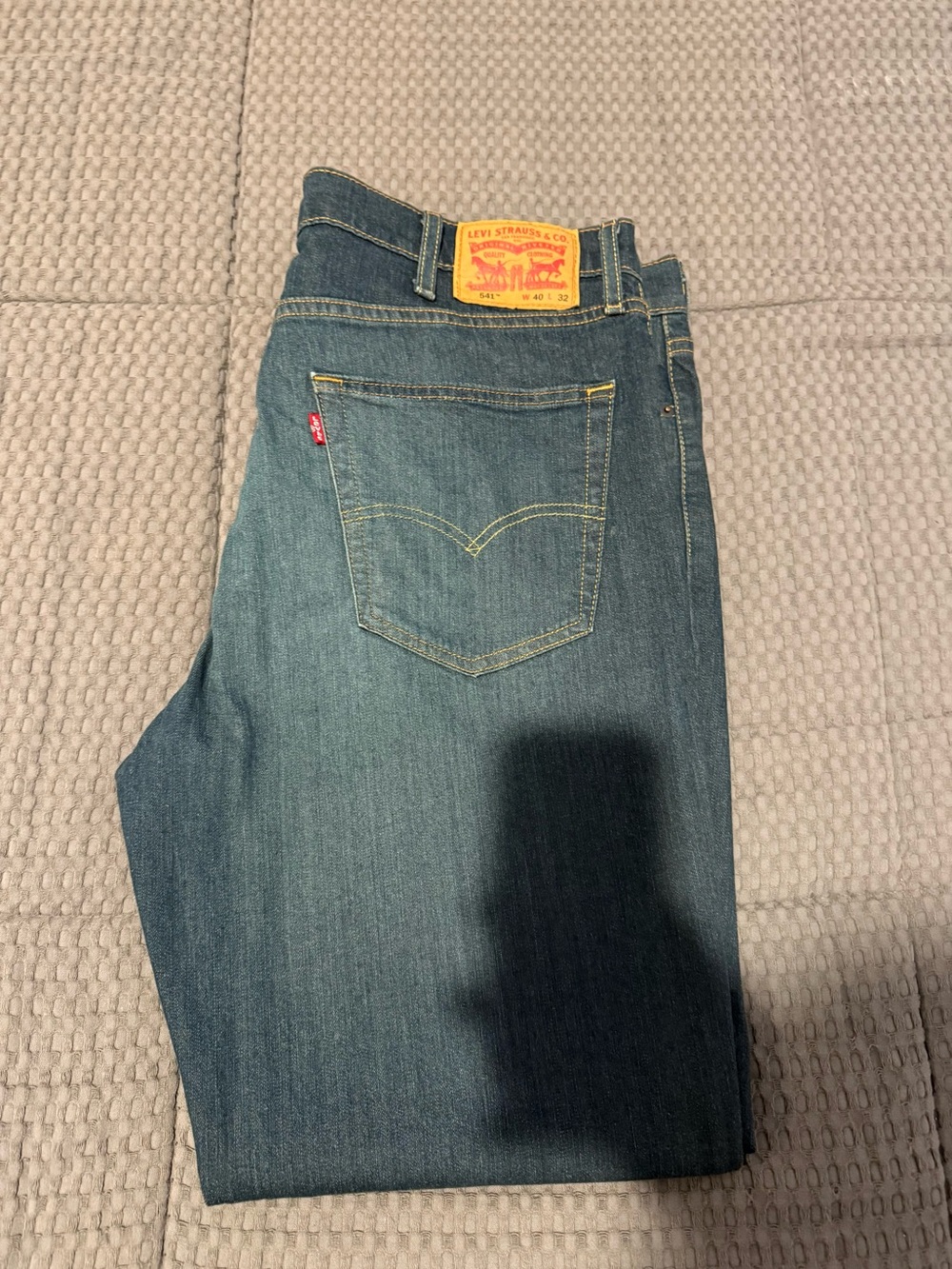 Levi's 541 Athletic Taper Fit Jeans Blue Medium Wash Denim Men's Size 40 x 32